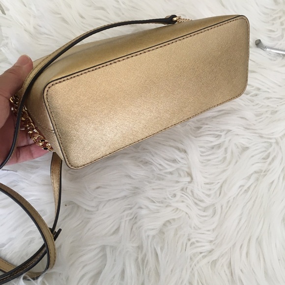 Final sale ✨Michael Kors Emmy gold crossbody bag - Picture 7 of 8